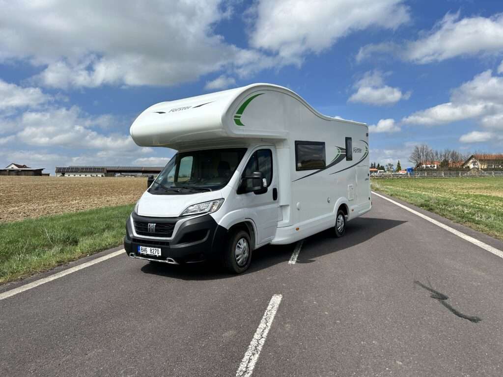 Obytné auto | Obytňák Béďa | Půjčovna obytných aut a karavanů Znojmo | www.obytnaky-znojmo.cz