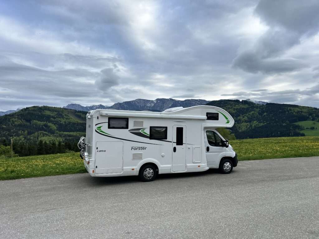 Obytné auto | Obytňák Béďa | Půjčovna obytných aut a karavanů Znojmo | www.obytnaky-znojmo.cz